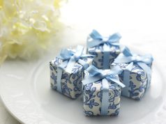 結婚式のプチギフトは何がいい?選ぶポイントや渡すタイミング〜結婚式編〜
