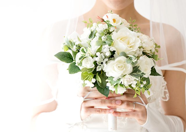 結婚式のブーケはどう決める?種類とアイデアをご紹介