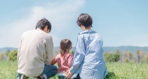 再婚カップルの結婚準備。親や子どもへの伝え方・ゲスト選びのポイント