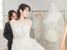ウェディングドレスの試着は何回必要?回数の目安と追加試着の費用