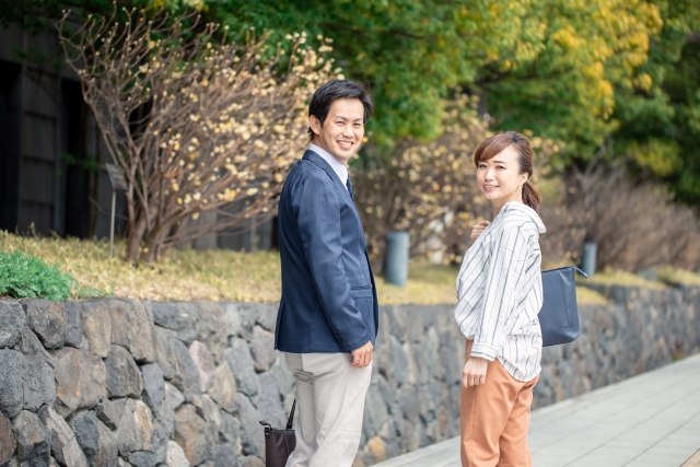 婚姻届を出した当日にやること完全ガイド|役所でまとめて済ませる手順