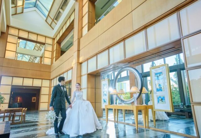ホテルならではの洗練されたホスピタリティと、貸切ゲストハウスのような自由さのどちらも叶うウェディング。